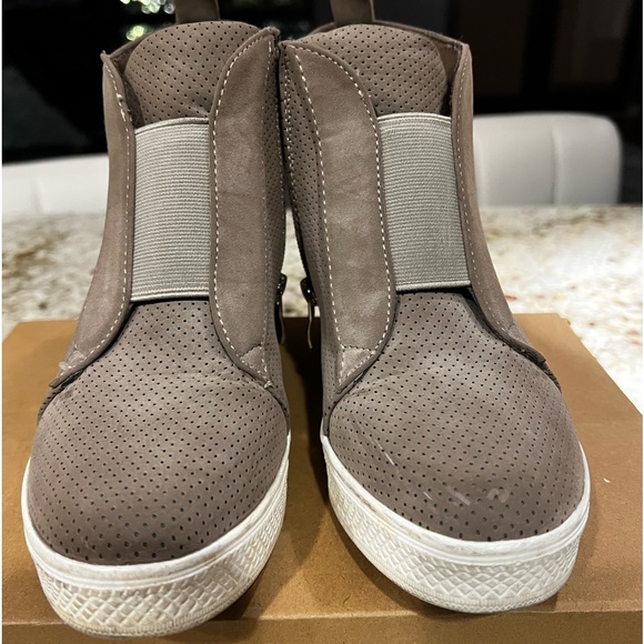 Fun sneaker booties - light brown 7.5. Worn a handful of times. Good condition - Picture 3 of 7